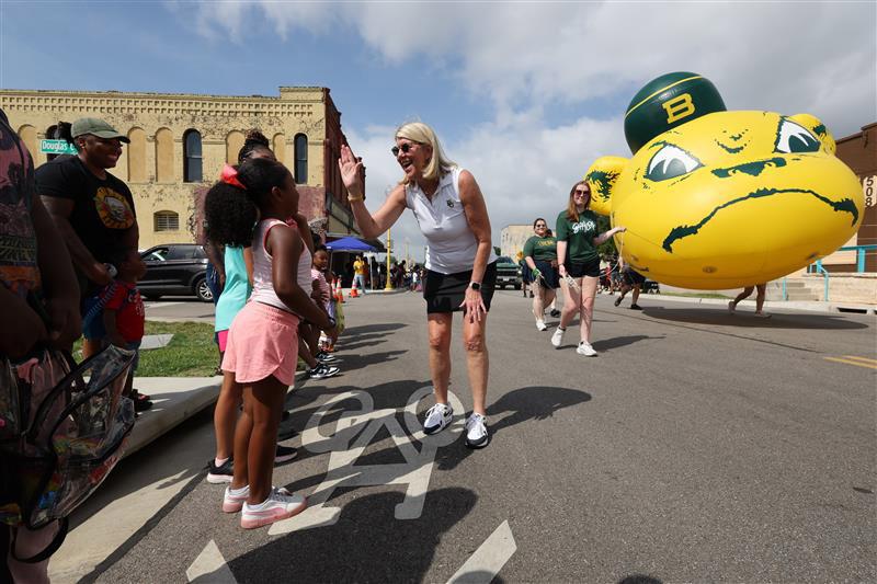 President Livingstone greets parade goers at 2025 Juneteenth parade