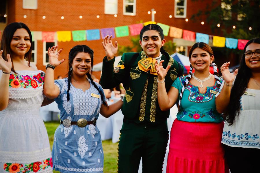 Baylor students celebrate Fiesta